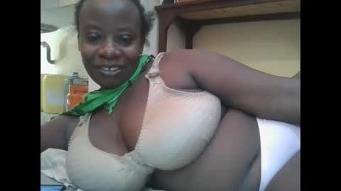 Snapshot of sweetyass25 chatting on 19, 2, 2026 sweetyass25 online show from 19, 2, 2026
