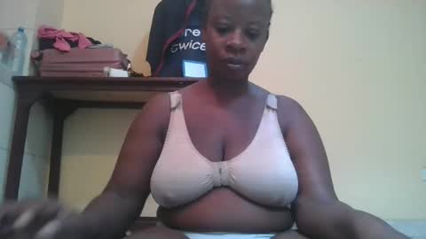 Snapshot of sweetyass25 chatting on 2, 4, 2026 sweetyass25 online show from 2, 4, 2026