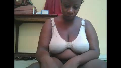 Snapshot of sweetyass25 chatting on 13, 4, 2026 sweetyass25 online show from 13, 4, 2026