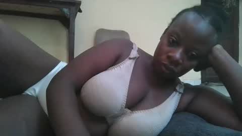 Snapshot of sweetyass25 chatting on 12, 5, 2026 sweetyass25 online show from 12, 5, 2026