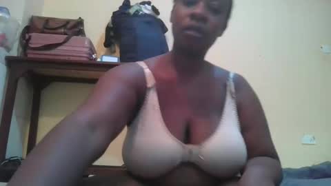 Snapshot of sweetyass25 chatting on 19, 5, 2026 sweetyass25 online show from 19, 5, 2026