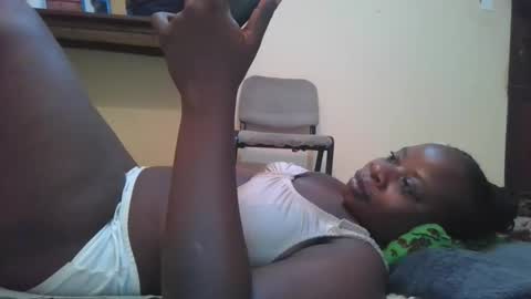 Snapshot of sweetyass25 chatting on 25, 5, 2026 sweetyass25 online show from 25, 5, 2026