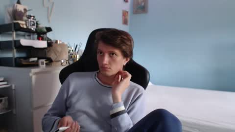 Snapshot of swetieecum chatting on 15, 4, 2026 Cat online show from 15, 4, 2026