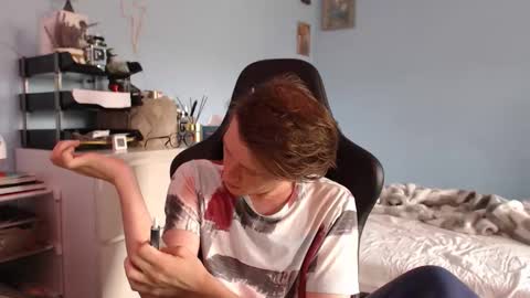 Snapshot of swetieecum chatting on 16, 4, 2026 Cat online show from 16, 4, 2026