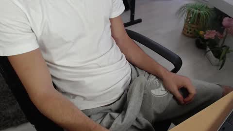 SwetLittleBoy4u online show from 23, 9, 2025