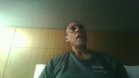 swimmerbod2495 online show from 2, 4, 2026