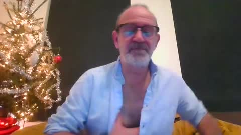 Snapshot of swimmi70 chatting on 15, 1, 2025 swimmi70 online show from 15, 1, 2025