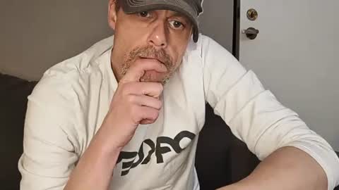 Snapshot of swontguy2025 chatting on 6, 3, 2025 swontguy2025 online show from 6, 3, 2025