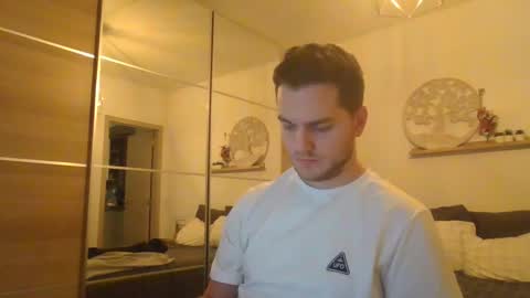 Snapshot of syl092 chatting on 4, 12, 2024 syl092 online show from 4, 12, 2024