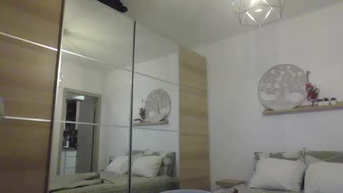 Snapshot of syl092 chatting on 12, 12, 2024 syl092 online show from 12, 12, 2024