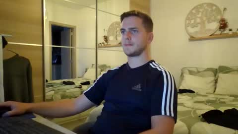 Snapshot of syl092 chatting on 24, 9, 2025 syl092 online show from 24, 9, 2025