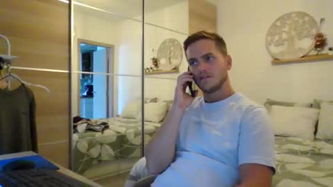 Snapshot of syl092 chatting on 25, 9, 2025 syl092 online show from 25, 9, 2025