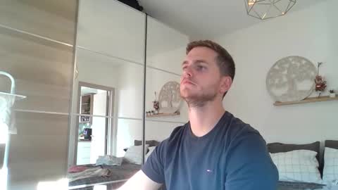 Snapshot of syl092 chatting on 30, 9, 2025 syl092 online show from 30, 9, 2025