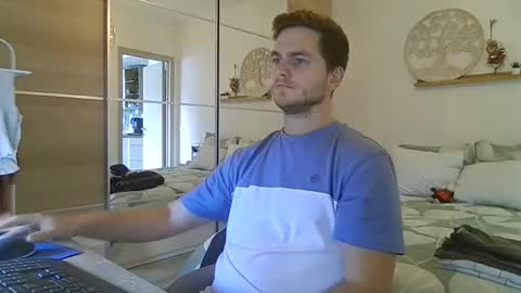 Snapshot of syl092 chatting on 9, 11, 2025 syl092 online show from 9, 11, 2025