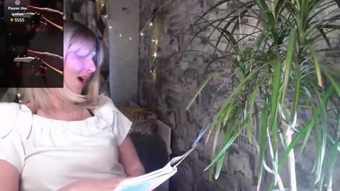 Sylvia online show from 4, 12, 2025