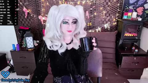 Sylvie online show from 31, 12, 2024