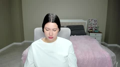 Mila online show from 12, 11, 2025