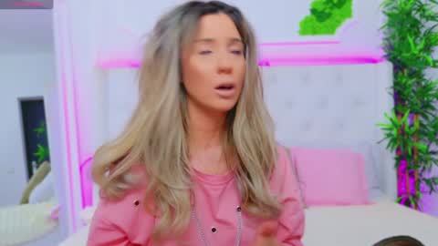 Snapshot of taahiraarabian chatting on 12, 12, 2024 Arianna online show from 12, 12, 2024