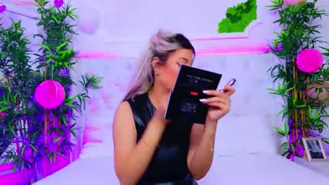 Snapshot of taahiraarabian chatting on 22, 9, 2025 Arianna online show from 22, 9, 2025