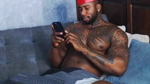 Tairon Tucke online show from 6, 1, 2025