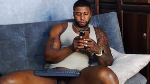 Tairon Tucke online show from 14, 1, 2025