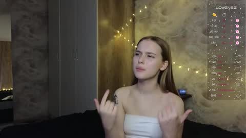 taiti_fox_cub online show from 17, 11, 2025