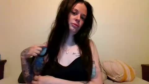 Lily Rhoades online show from 19, 3, 2026