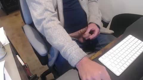 Snapshot of tallguy4unow chatting on 2, 2, 2026 tallguy4unow online show from 2, 2, 2026