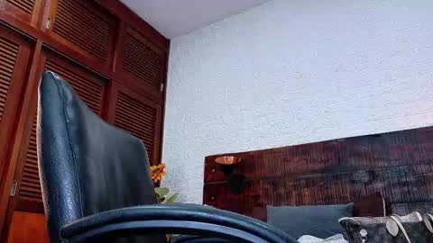    online show from 18, 11, 2025