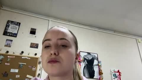 Karina online show from 27, 4, 2026