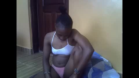 Snapshot of tanaissa chatting on 17, 4, 2026 tainaissa online show from 17, 4, 2026