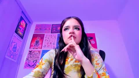 Snapshot of tara_hs chatting on 6, 1, 2025 online show from 6, 1, 2025