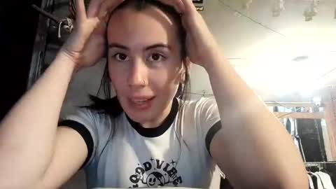 Snapshot of tara_joi chatting on 8, 1, 2025 Tara online show from 8, 1, 2025