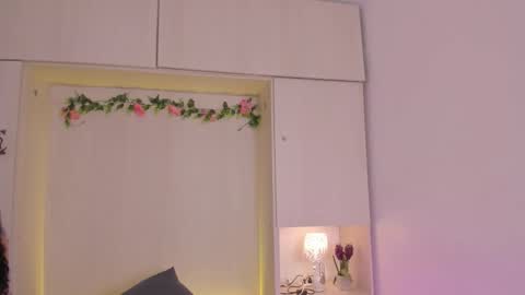  T A R A  online show from 26, 11, 2025