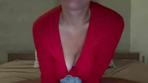 Snapshot of tarcymoon chatting on 3, 5, 2026 tracypussy online show from 3, 5, 2026