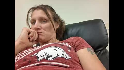 Snapshot of tastypeach6989 chatting on 8, 4, 2026 tastypeach6989 online show from 8, 4, 2026