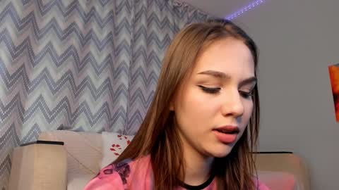 Snapshot of tate_angel chatting on 5, 2, 2025 Tate online show from 5, 2, 2025