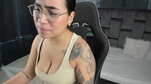 Snapshot of tati_jones chatting on 25, 11, 2025 Tatiana online show from 25, 11, 2025