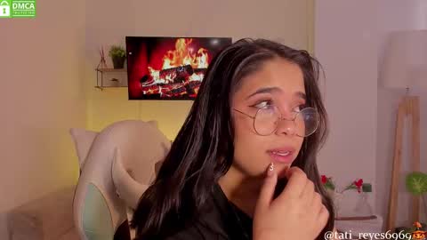 Snapshot of tati_reyes chatting on 1, 11, 2025 Tatiana --- Schedule Monday to Sundays 800 to 200 UTC-5 online show from 1, 11, 2025