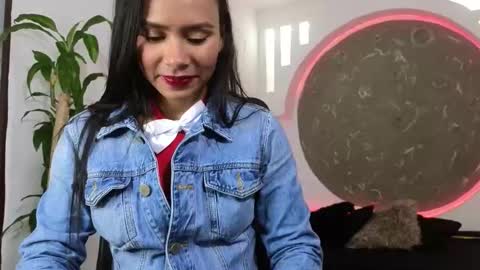 Snapshot of tatiana_branc chatting on 13, 12, 2025 Tatiana Br online show from 13, 12, 2025