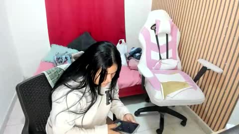 tatihot_6969 online show from 7, 5, 2026