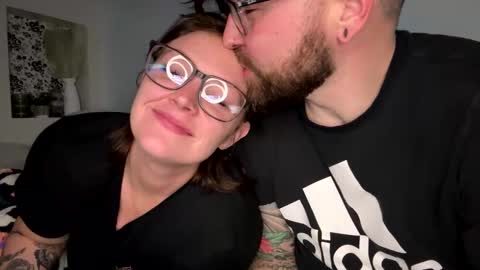 MrMrs online show from 4, 1, 2025