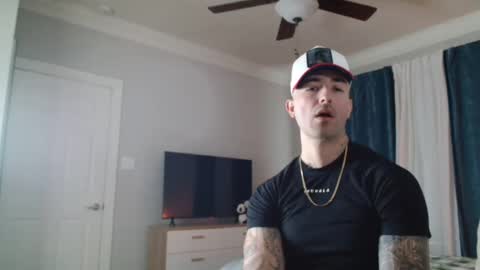 tattedlatino1 online show from 17, 12, 2024