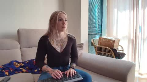 tattoobbgirl online show from 4, 4, 2026