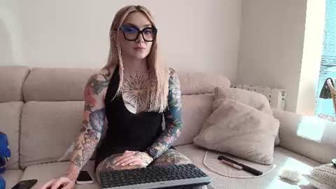 Snapshot of tattoobbgirl chatting on 27, 6, 2026 tattoobbgirl online show from 27, 6, 2026