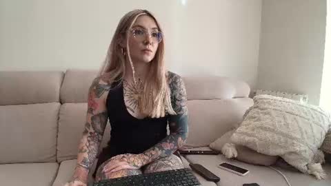 Snapshot of tattoobbgirl chatting on 4, 7, 2026 tattoobbgirl online show from 4, 7, 2026