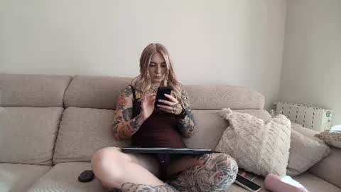 Snapshot of tattoobbgirl chatting on 8, 7, 2026 tattoobbgirl online show from 8, 7, 2026