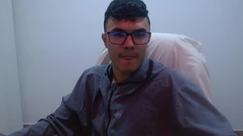 Snapshot of taurus4k chatting on 12, 12, 2024 taurus4k online show from 12, 12, 2024