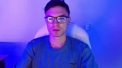 Snapshot of taurus4k chatting on 9, 11, 2025 taurus4k online show from 9, 11, 2025