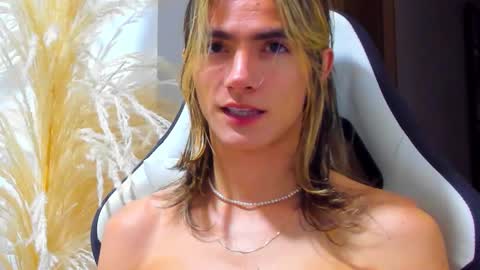 Snapshot of tayler_swift1 chatting on 10, 10, 2025 tayler_swift1 online show from 10, 10, 2025